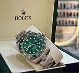 Rolex Submariner Date "hulk" Watch image 1
